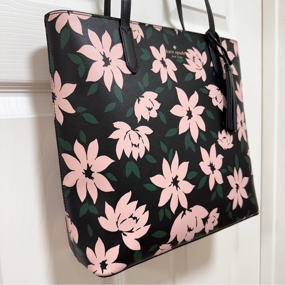 Kate Spade New York Jana Winter Blooms Tote
NWT - Picture 3 of 11